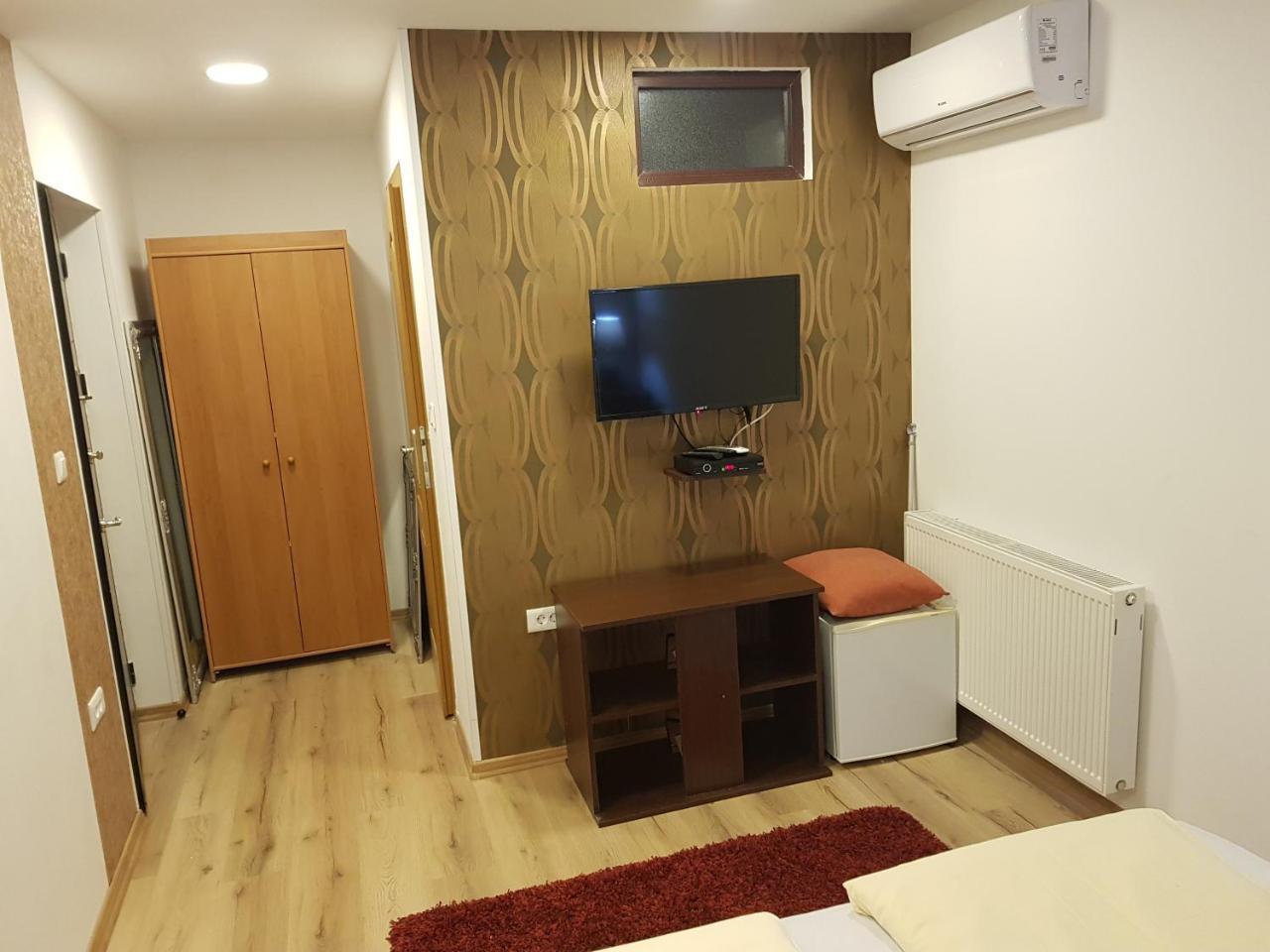 B&B Bazeni SJJ Exteriér fotografie